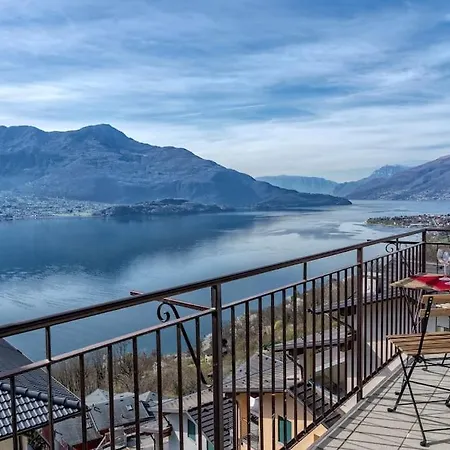 Amazing Terrace On Apartment Gera Lario
